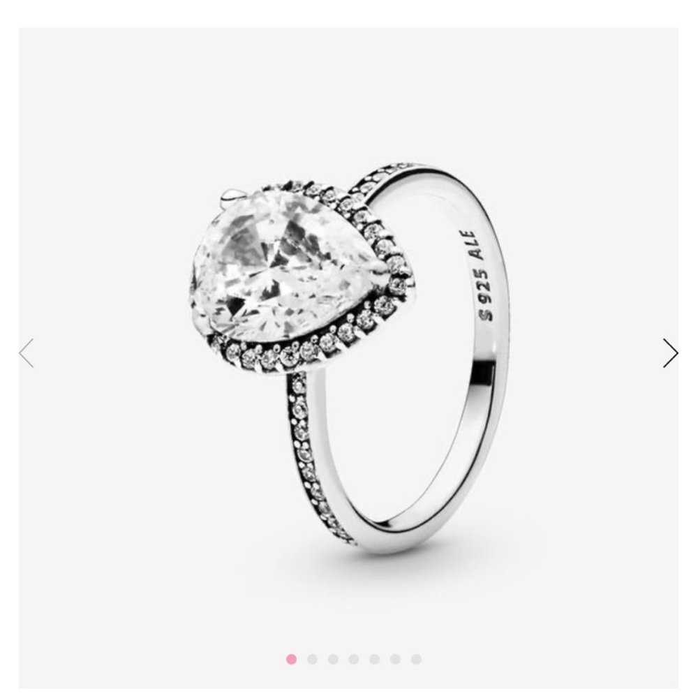 Pandora it is missing one stone but can’t fit, price is negotiable